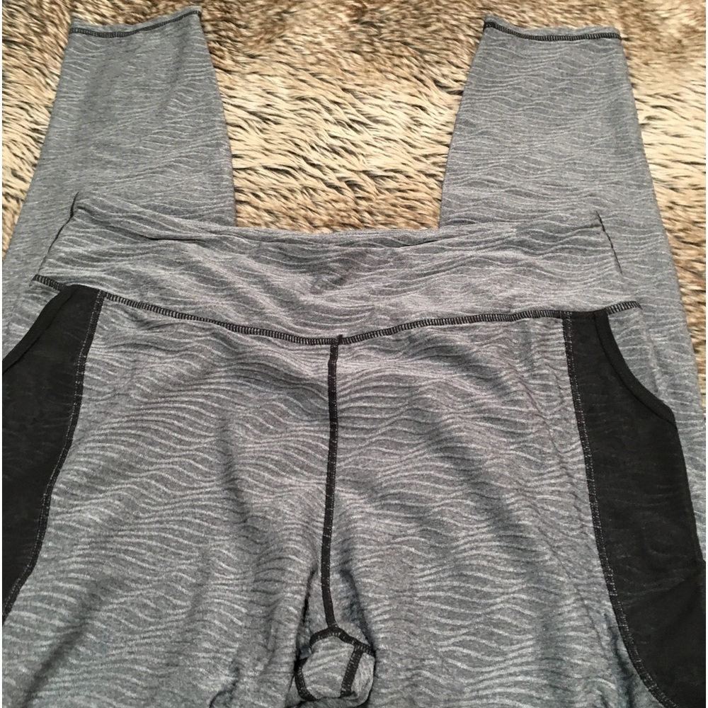 Shein curve Gray wavy lines with black accent mesh side pocket L/R Size 3XL